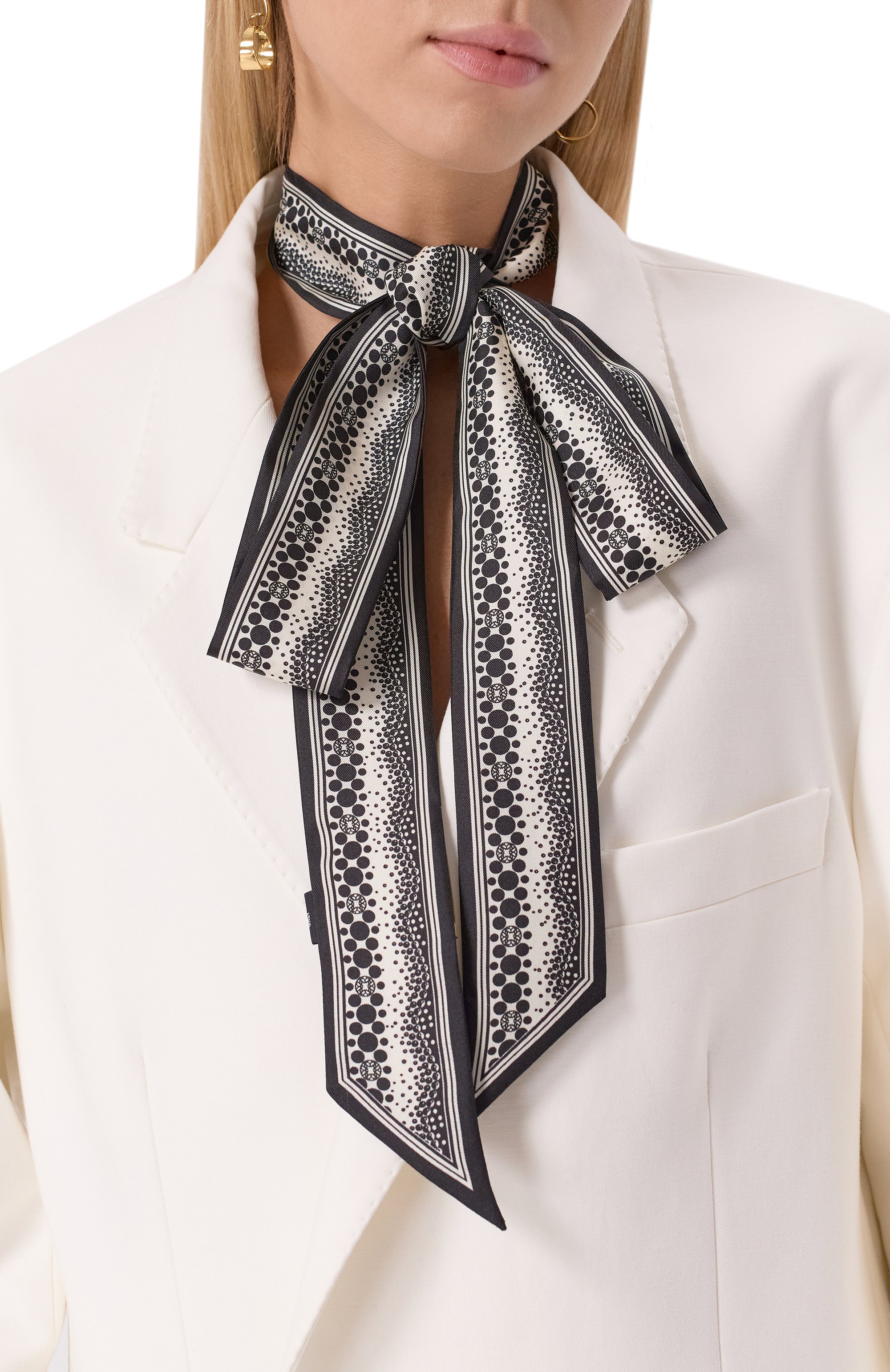 Шелковый шарф-твилли ELIE SAAB черного цвета по цене 23150 руб., арт. SE520BSS092S24, фото 2 Шелковый шарф-твилли ELIE SAAB, арт. SE520BSS092S24, фото 2