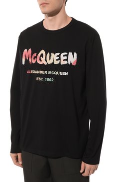 Мужская хлопковый лонгслив ALEXANDER MCQUEEN черного цвета, арт. 750668/QVZ15 | Фото 3 (Рукава: Длинные; Длина (для топов): Стандартные; Принт: С принтом; Материал сплава: Проставлено; Материал внешний: Хлопок; Драгоценные камни: Проставлено; Стили: Кэжуэл)