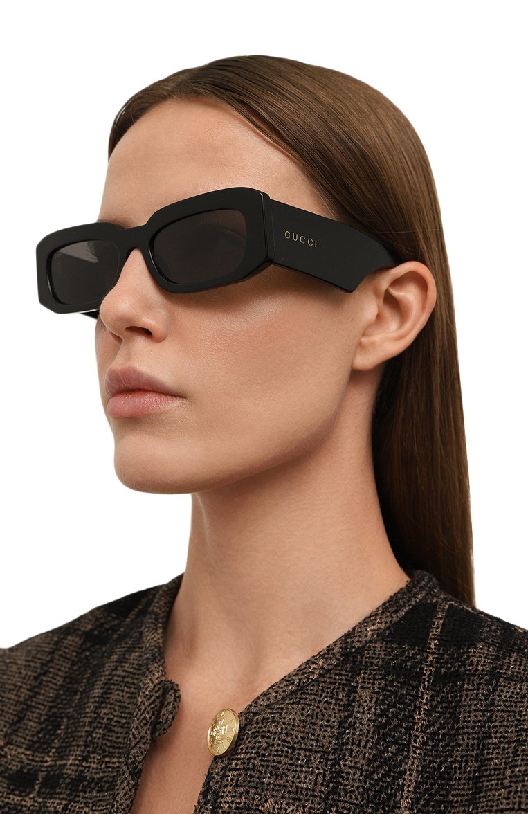 Женские солнцезащитные очки GUCCI черного цвета, арт. GG1426S 001 | Фото 2 (Нос: Не проставлено; Региональные ограничения белый список (Axapta Mercury): Не проставлено; Тип очков: С/з; Материал: Пластик; Оптика Гендер: оптика-женское; Очки форма: Прямоугольные)