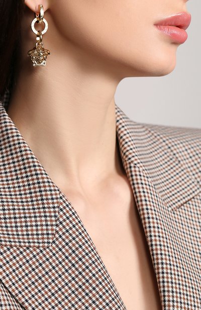 Серьги с подвесками medusa VERSACE золотого цвета по цене 43300 руб., арт. DG2F062/DJMT, фото 2 Серьги с подвесками medusa VERSACE, арт. DG2F062/DJMT, фото 2