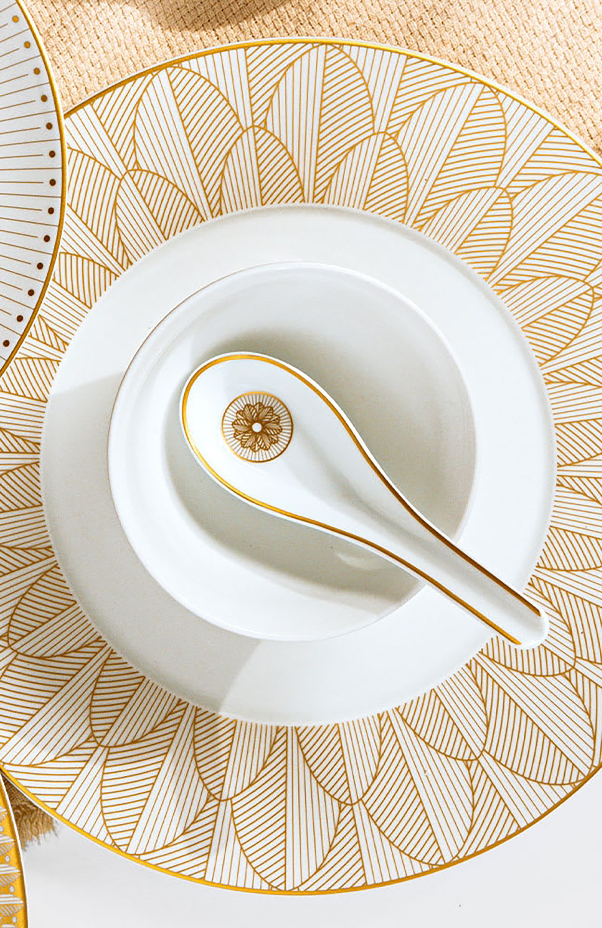 Тарелка обеденная malmaison impériale CHRISTOFLE, арт. 07688115, фото 5