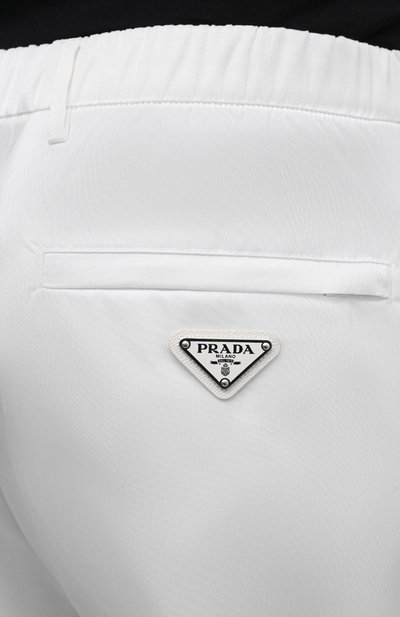 Джоггеры PRADA белого цвета по цене 125000 руб., арт. SPH109-1WQ8-F0009-211, фото 5 Джоггеры PRADA, арт. SPH109-1WQ8-F0009-211, фото 5
