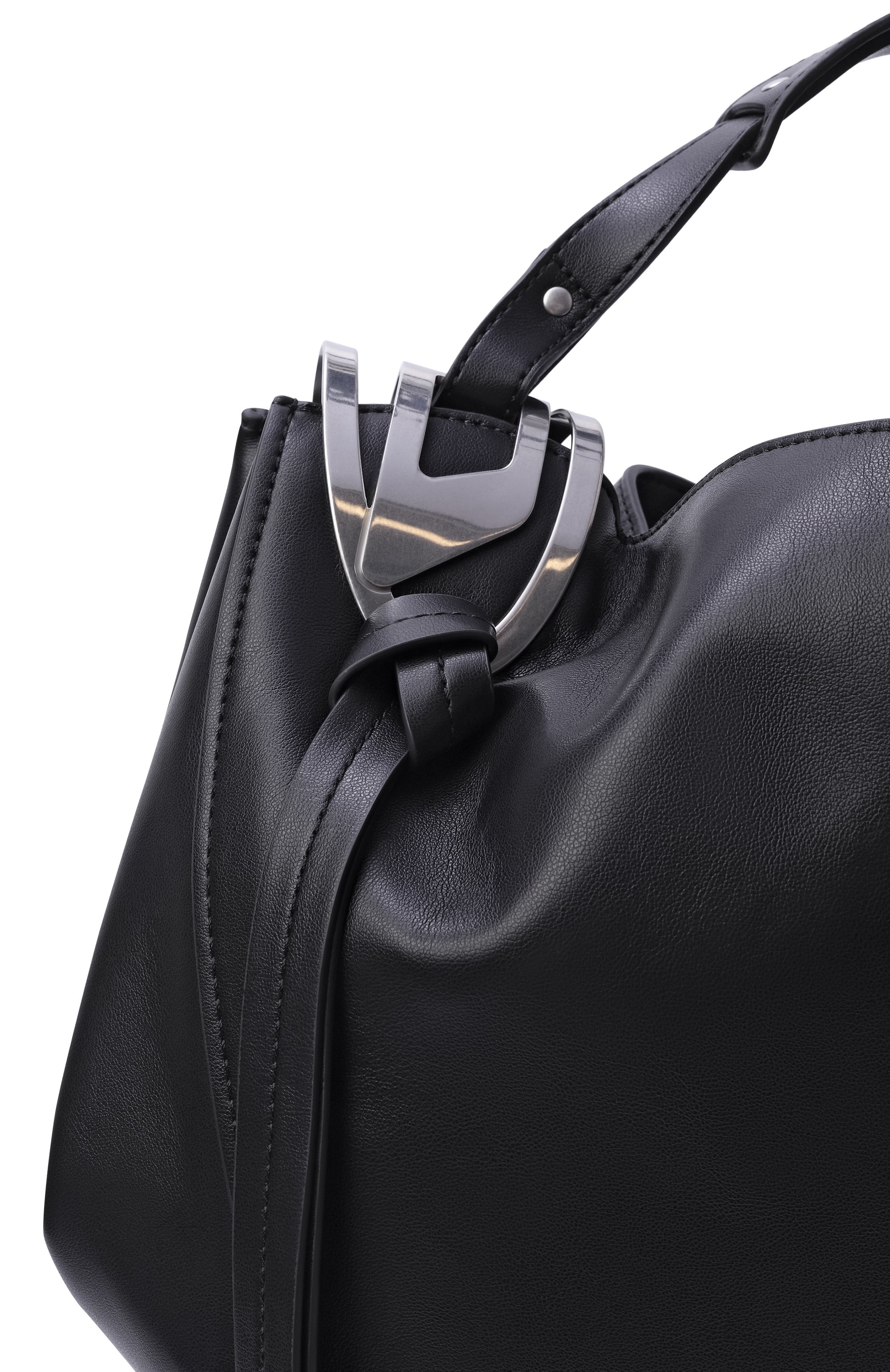 Сумка knot-d medium DIESEL черного цвета по цене 59950 руб., арт. X10714/P5184, фото 6 Сумка knot-d medium DIESEL, арт. X10714/P5184, фото 6