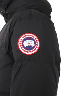 Мужская пуховик lawrence CANADA GOOSE черного цвета, арт. 2800M | Фото 6 (Рукава: Длинные; Материал подклада: Синтетический материал; Материал утеплителя: Пух и перо; Длина (верхняя одежда): До колена; Мужское Кросс-КТ: пуховик-длинный; Стили: Кэжуэл; Материал внешний: Синтетический материал)