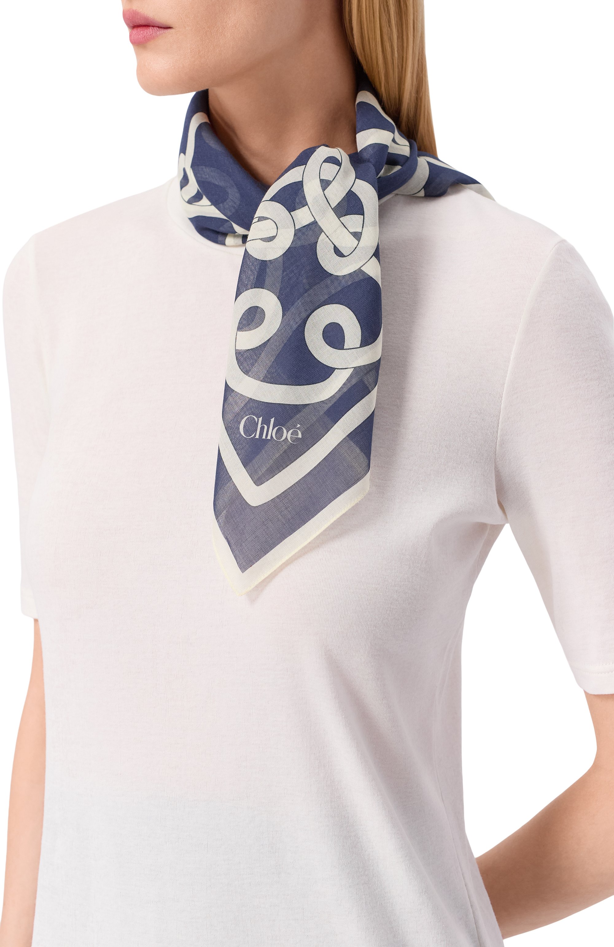 Платок из хлопка и шелка CHLOÉ синего цвета по цене 38400 руб., арт. CHC24WT051BND, фото 2 Платок из хлопка и шелка CHLOÉ, арт. CHC24WT051BND, фото 2