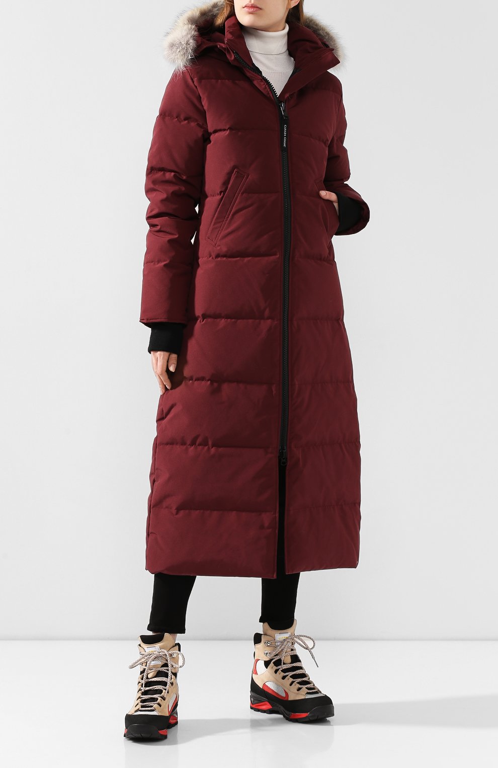 Пуховик mystique CANADA GOOSE бордового цвета по цене 151500 руб., арт. 3035L, фото 2 Пуховик mystique CANADA GOOSE, арт. 3035L, фото 2