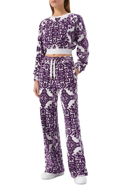 Хлопковые брюки DOLCE & GABBANA фиолетового цвета по цене 165000 руб., арт. FTCYYT/HJMP9, фото 2 Хлопковые брюки DOLCE & GABBANA, арт. FTCYYT/HJMP9, фото 2