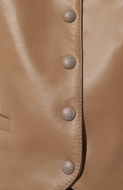 Кожаный жилет NOBLE&BRULEE темно-бежевого цвета по цене 70000 руб., арт. NB70/160224/21, фото 5 Кожаный жилет NOBLE&BRULEE, арт. NB70/160224/21, фото 5