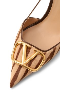 Женские кожаные туфли vlogo signature VALENTINO бежевого цвета, арт. 6W2S0R01/RCM | Фото 7 (Каблук высота: Высокий; Подошва: Плоская; Материал внутренний: Натуральная кожа; Материал сплава: Проставлено; Материал внешний: Натуральная кожа; Драгоценные камни: Проставлено; Каблук тип: Шпилька; Женское Кросс-КТ: Слингбэки)