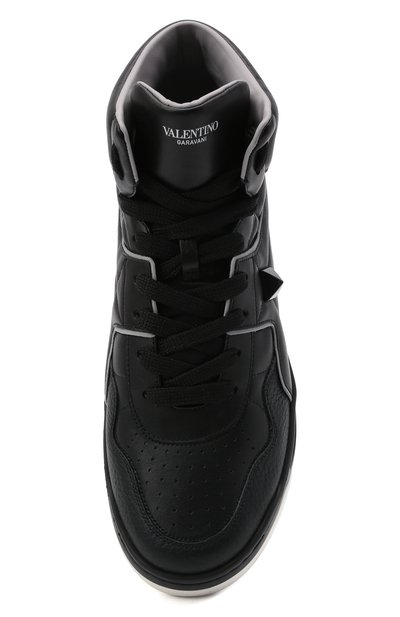 Кожаные кеды one stud VALENTINO черного цвета по цене 82000 руб., арт. WY2S0E63/NWN, фото 5 Кожаные кеды one stud VALENTINO, арт. WY2S0E63/NWN, фото 5