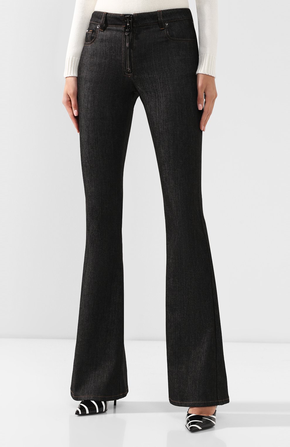 Расклешенные джинсы TOM FORD черного цвета по цене 136500 руб., арт. PAD044-DEX095, фото 3 Расклешенные джинсы TOM FORD, арт. PAD044-DEX095, фото 3