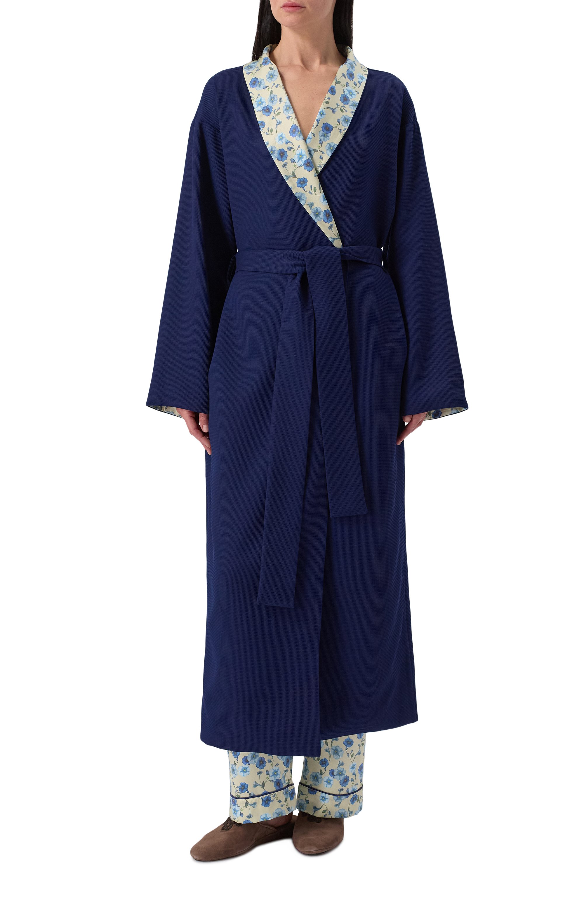 Двусторонний халат PRIMROSE разноцветного цвета по цене 69900 руб., арт. 1W.200HLT.S001, фото 2 Двусторонний халат PRIMROSE, арт. 1W.200HLT.S001, фото 2