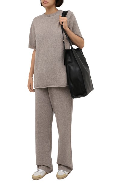 Кашемировые брюки EXTREME CASHMERE бежевого цвета по цене 82350 руб., арт. 142/RUN, фото 2 Кашемировые брюки EXTREME CASHMERE, арт. 142/RUN, фото 2