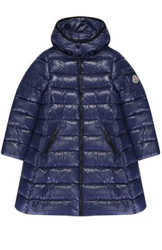 Детская пуховое пальто с капюшоном MONCLER ENFANT синего цвета, арт. C2-954-49900-05-68950/8-10A | Фото 1 (Материал подклада: Синтетический материал; Рукава: Длинные; Материал внешний: Синтетический материал, Пух и перо; Девочки Кросс-КТ: Пуховик-верхняя одежда; Кросс-КТ: Зима; Драгоценные камни: Проставлено; Материал сплава: Проставлено)