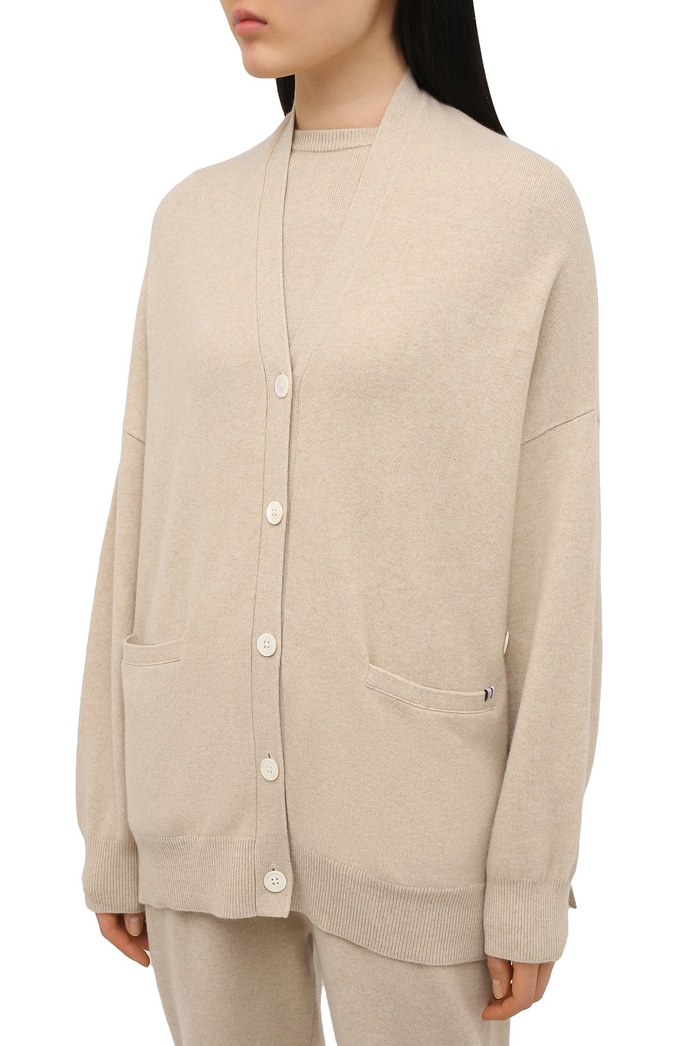 Кашемировый кардиган EXTREME CASHMERE бежевого цвета по цене 57800 руб., арт. 024/T0KI0, фото 3 Кашемировый кардиган EXTREME CASHMERE, арт. 024/T0KI0, фото 3