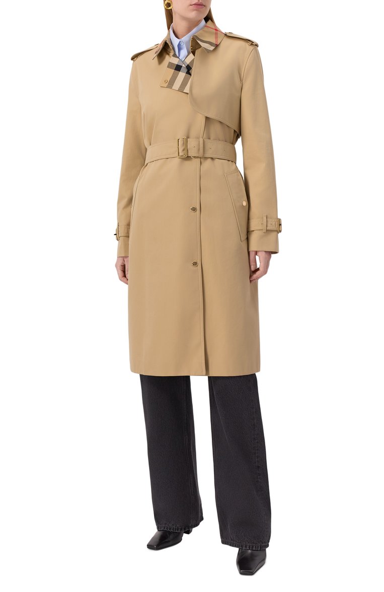Женский хлопковый тренч BURBERRY бежевого цвета, арт. 8089812 | Фото 3 (Материал подклада: Хлопок; Автоматизация ТО: Проставлено; Материал внешний: Хлопок; Рукава: Длинные; Длина (верхняя одежда): До колена; Автоматизация состава: Проставлено; Кросс-КТ: Куртка; Стили: Классический)