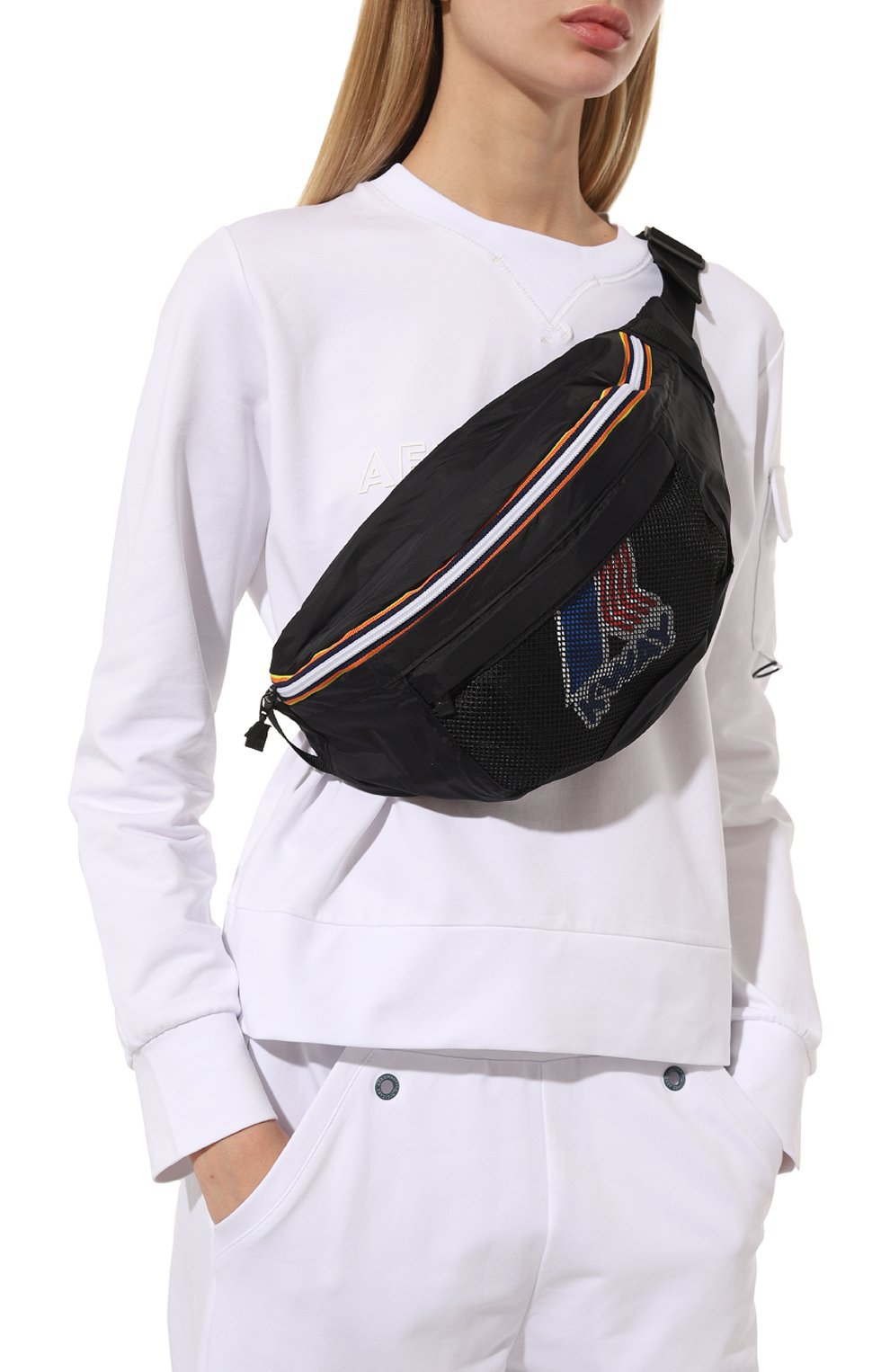 Поясная сумка le vrai 3.0 K-WAY черного цвета по цене 4410 руб., арт. K009E00, фото 2 Поясная сумка le vrai 3.0 K-WAY, арт. K009E00, фото 2