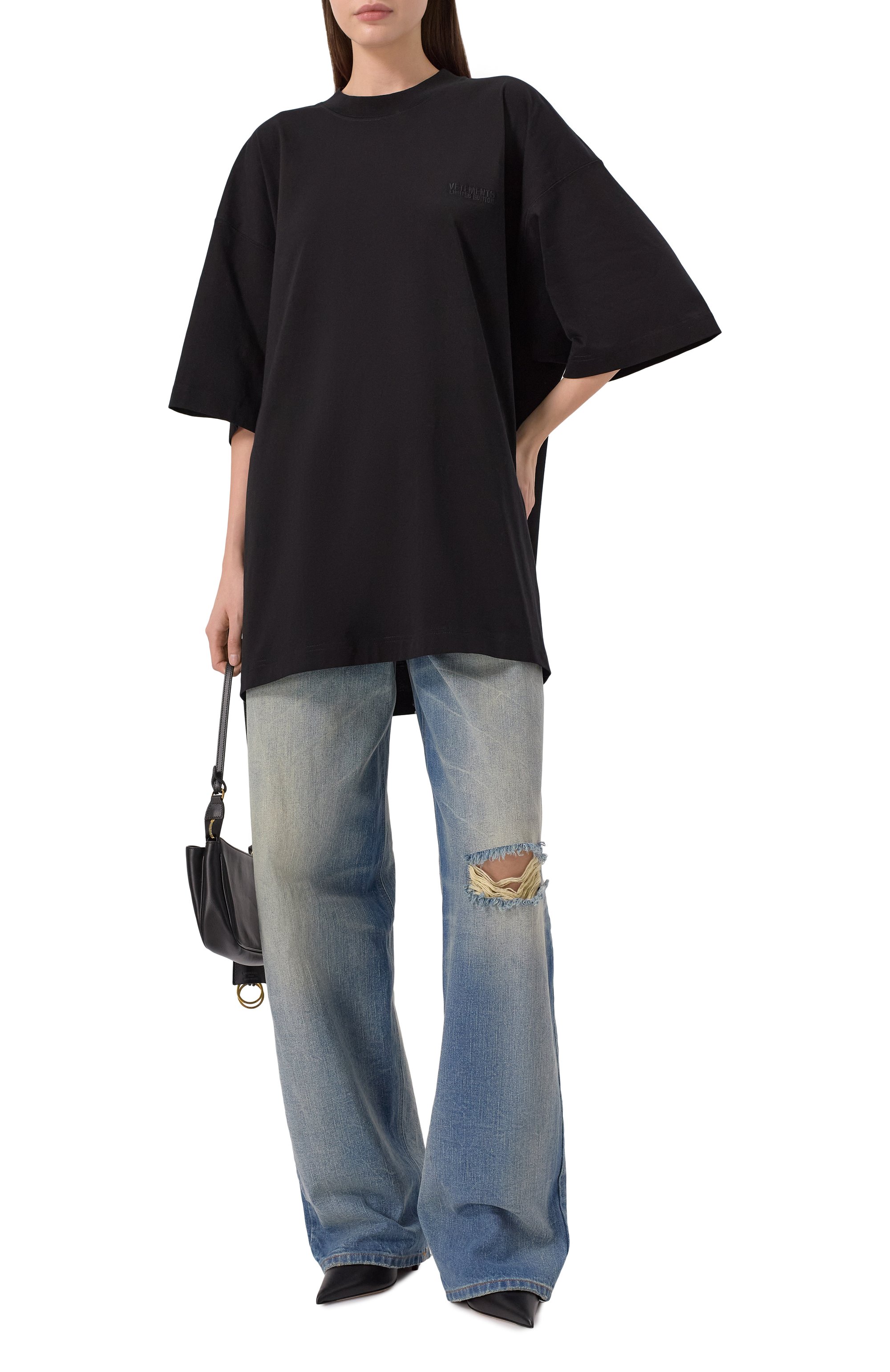 Хлопковая футболка VETEMENTS черного цвета по цене 47600 руб., арт. UA65TR100B, фото 5 Хлопковая футболка VETEMENTS, арт. UA65TR100B, фото 5