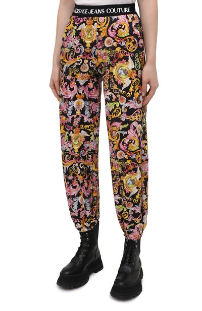 Хлопковые джоггеры VERSACE JEANS COUTURE черного цвета по цене 35300 руб., арт. A1HWA106-WDP320/S0153, фото 3 Хлопковые джоггеры VERSACE JEANS COUTURE, арт. A1HWA106-WDP320/S0153, фото 3