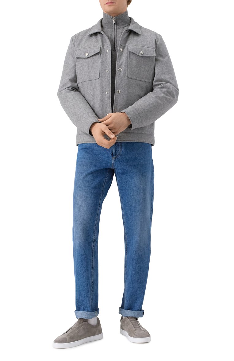 Мужские джинсы traditional fit BRUNELLO CUCINELLI синего цвета, арт. M241PB3210 | Фото 2 (Длина (брюки, джинсы): Стандартные; Силуэт М (брюки): Прямые; Кросс-КТ: Деним; Материал внешний: Деним, Хлопок; Детали: Делаве; Стили: Повседневный; Автоматизация ТО: Проставлено; Автоматизация состава: Проставлено; Размерность: Идёт в размер)