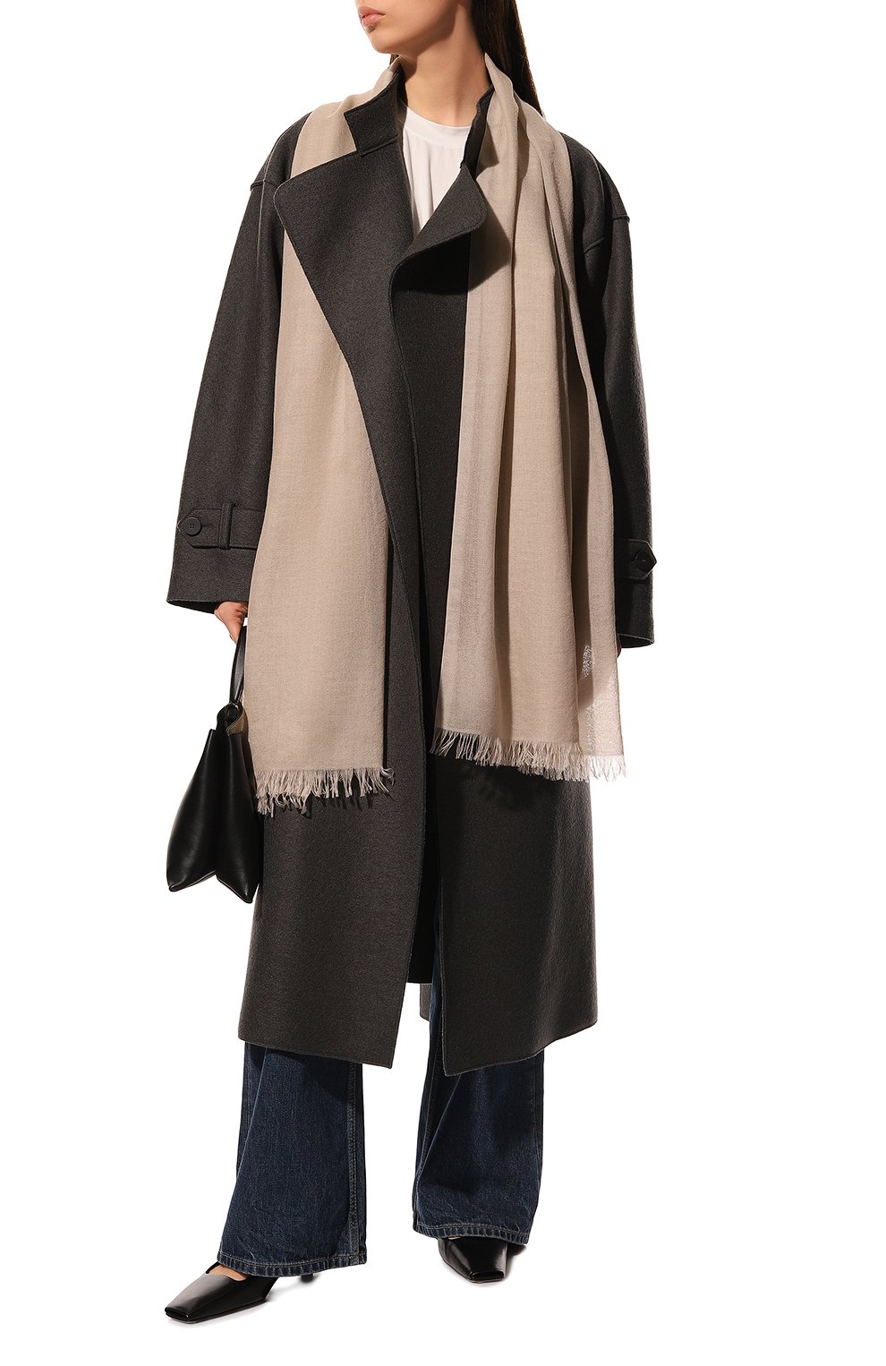 Кашемировый палантин BRUNELLO CUCINELLI светло-бежевого цвета по цене 99000 руб., арт. MSC924059, фото 2 Кашемировый палантин BRUNELLO CUCINELLI, арт. MSC924059, фото 2