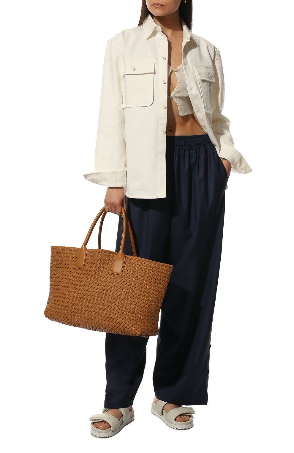 Сумка cabat medium BOTTEGA VENETA бежевого цвета по цене 998000 руб., арт. 608810/VATH3, фото 7 Сумка cabat medium BOTTEGA VENETA, арт. 608810/VATH3, фото 7