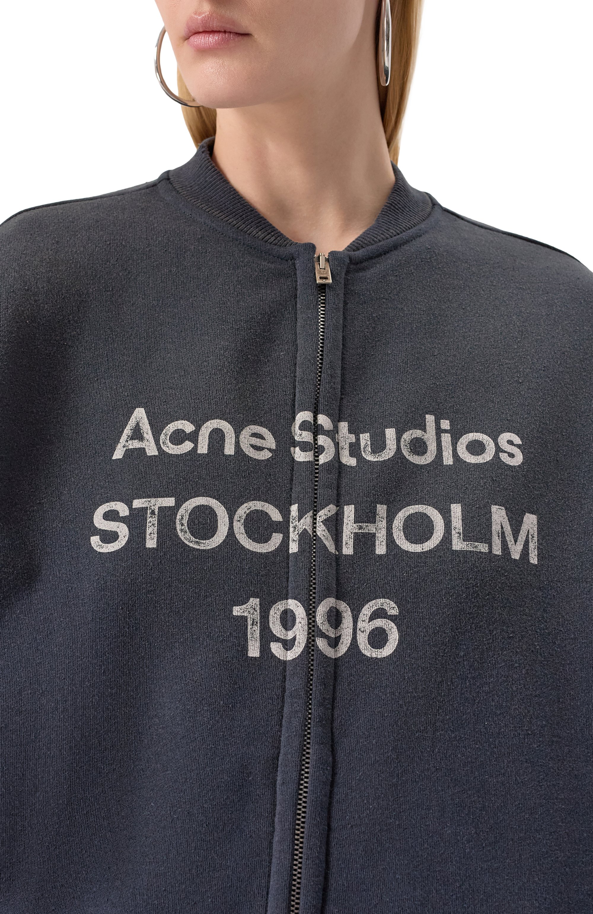Хлопковая толстовка ACNE STUDIOS темно-серого цвета по цене 75650 руб., арт. FN-UX-SWEA000052/CI0189, фото 5 Хлопковая толстовка ACNE STUDIOS, арт. FN-UX-SWEA000052/CI0189, фото 5
