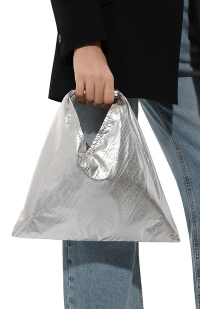 Сумка japanese MM6 серебряного цвета по цене 43450 руб., арт. SB6WD0013/P6420, фото 2 Сумка japanese MM6, арт. SB6WD0013/P6420, фото 2