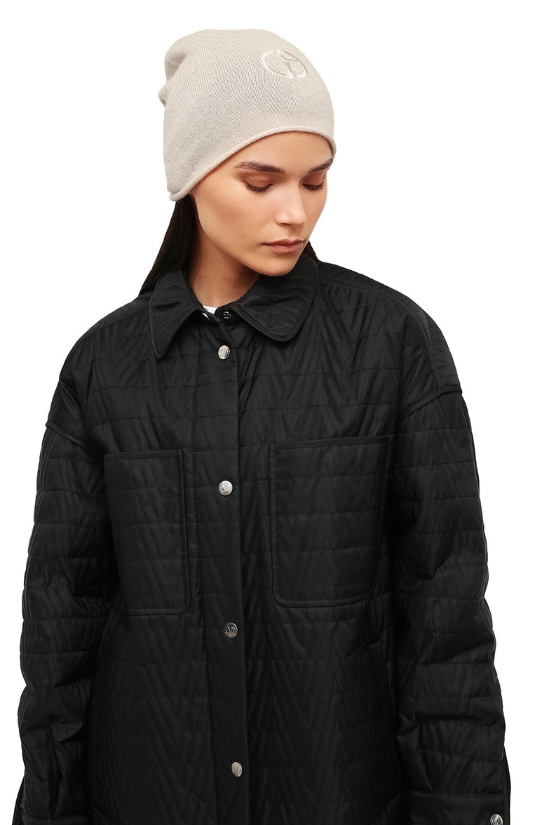 Женская кашемировая шапка GIORGIO ARMANI молочного цвета, арт. 797362/8A502 | Фото 2 (Статус �проверки: Проверена категория, Проверено; Материал: Кашемир, Шерсть, Текстиль; Региональные ограничения белый список (Axapta Mercury): RU; Нос: Не проставлено)
