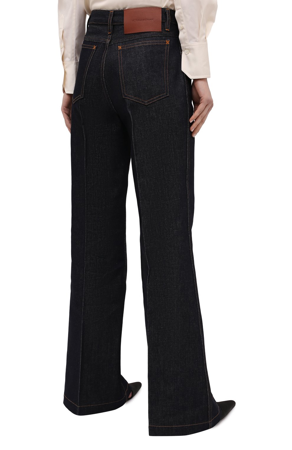 Джинсы VICTORIA BECKHAM синего цвета по цене 37450 руб., арт. 1221DJE002765A, фото 4 Джинсы VICTORIA BECKHAM, арт. 1221DJE002765A, фото 4
