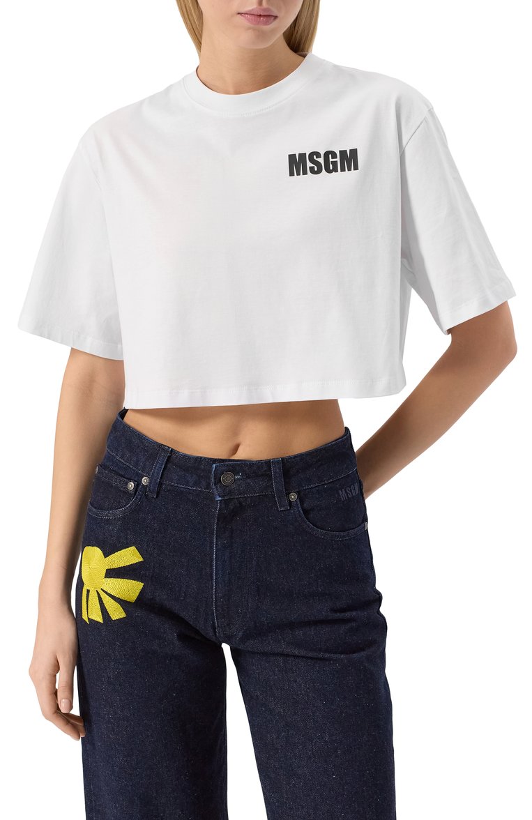Женская хлопковая футболка MSGM белого цвета, арт. 3841MDM94/257002 | Фото 3 (Длина (для топов): Укороченные; Рукава: Короткие; Драгоценные камни: Проставлено; Материал сплава: Проставлено; Стили: Кэжуэл; Принт: С принтом; Материал внешний: Хлопок)
