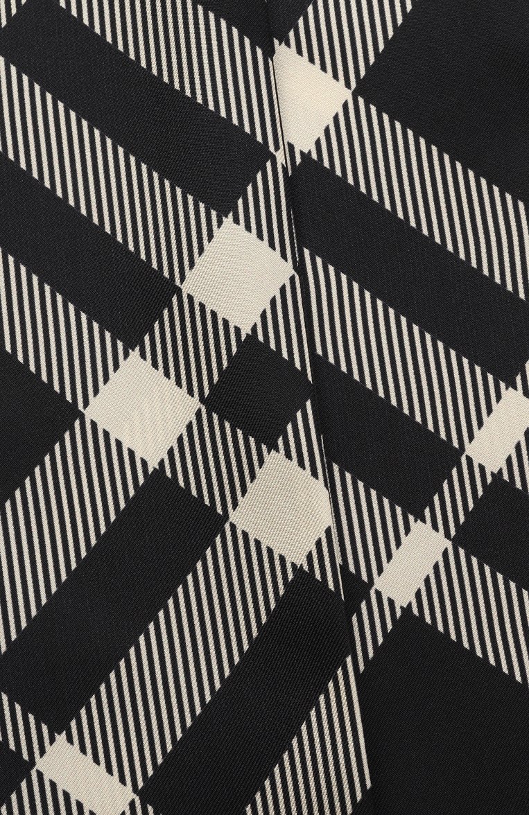 Женский шелковый шарф-твилли BURBERRY черного цвета, арт. 8094701 | Фото 3 (Нос: Не проставлено; Материал: Шелк, Текстиль)