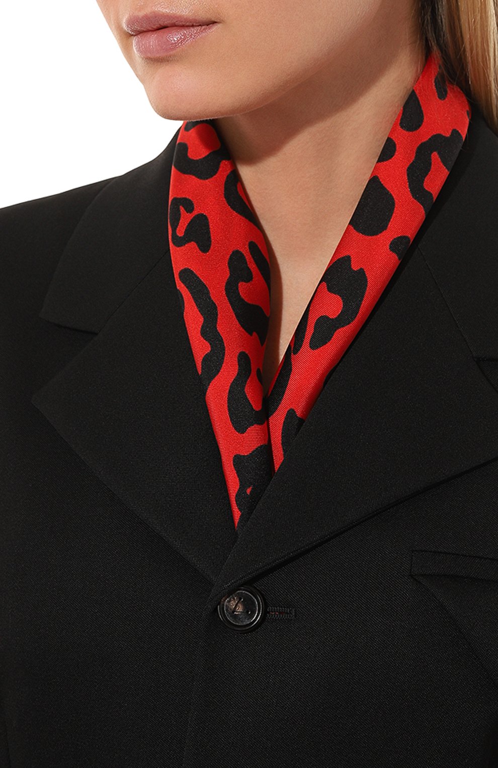 Шелковый платок DOLCE & GABBANA красного цвета по цене 39950 руб., арт. FN092R/GDBKR, фото 2 Шелковый платок DOLCE & GABBANA, арт. FN092R/GDBKR, фото 2