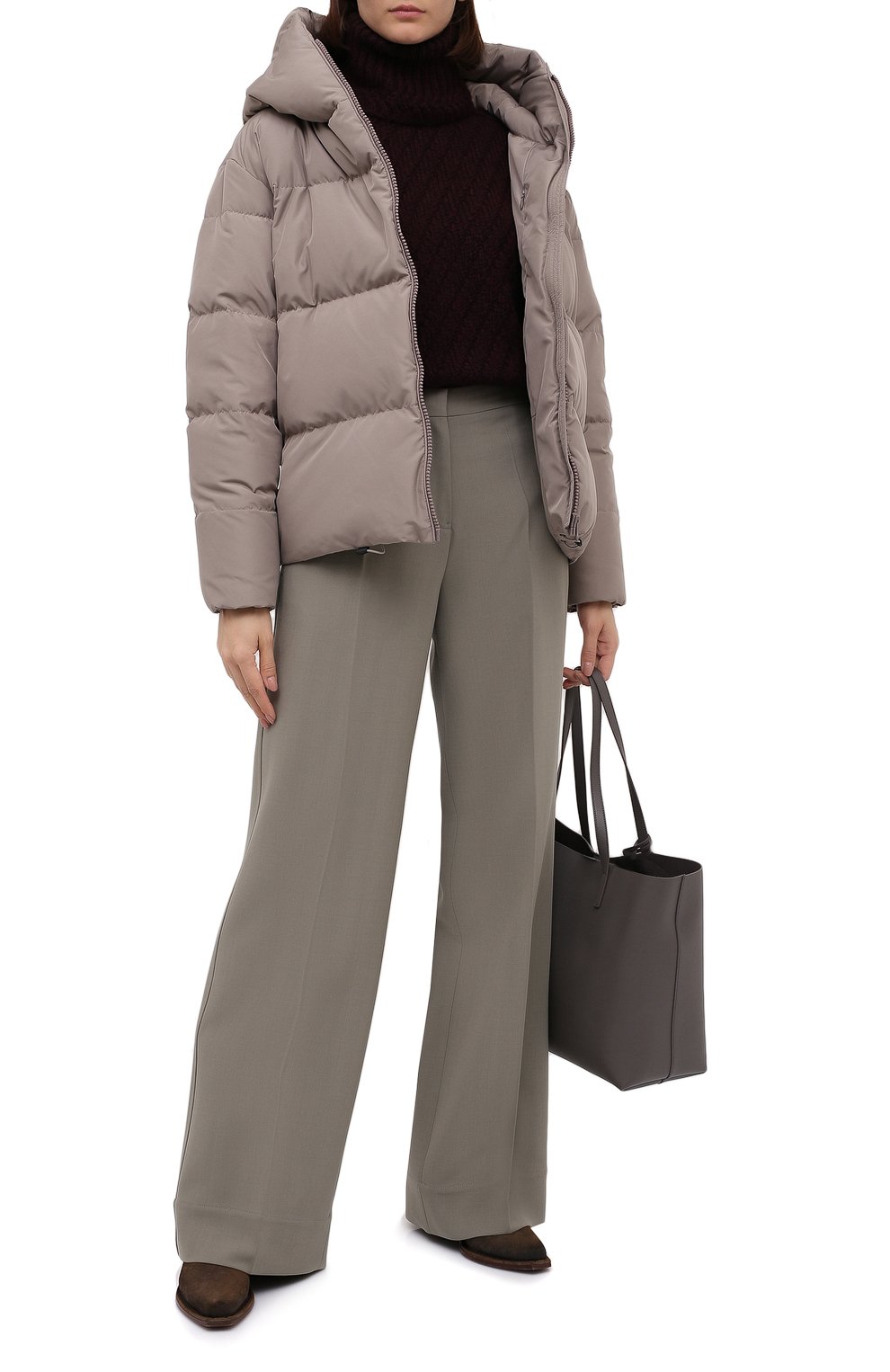 Пуховик BACON бежевого цвета по цене 71950 руб., арт. NEW CL0UD GIADA, фото 2 Пуховик BACON, арт. NEW CL0UD GIADA, фото 2