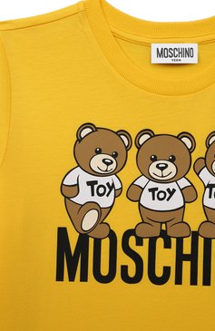 Детская хлопковая футболка MOSCHINO желтого цвета, арт. HVM03U/LAA34/10A-14A | Фото 3 (Рукава: Короткие; Материал сплава: Проставлено; Материал внешний: Хлопок; Мальчики Кросс-КТ: Футболка-одежда; Драгоценные камни: Проставлено)