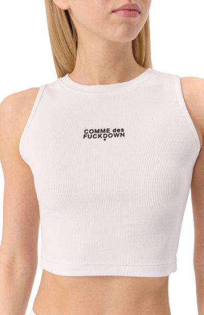 Хлопковый топ COMME DES FUCKDOWN белого цвета по цене 5950 руб., арт. CFABW01240, фото 5 Хлопковый топ COMME DES FUCKDOWN, арт. CFABW01240, фото 5