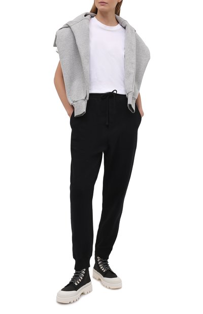 Джоггеры NANUSHKA черного цвета по цене 46450 руб., арт. SHAY_BLACK_0RGANIC FLEECE, фото 2 Джоггеры NANUSHKA, арт. SHAY_BLACK_0RGANIC FLEECE, фото 2
