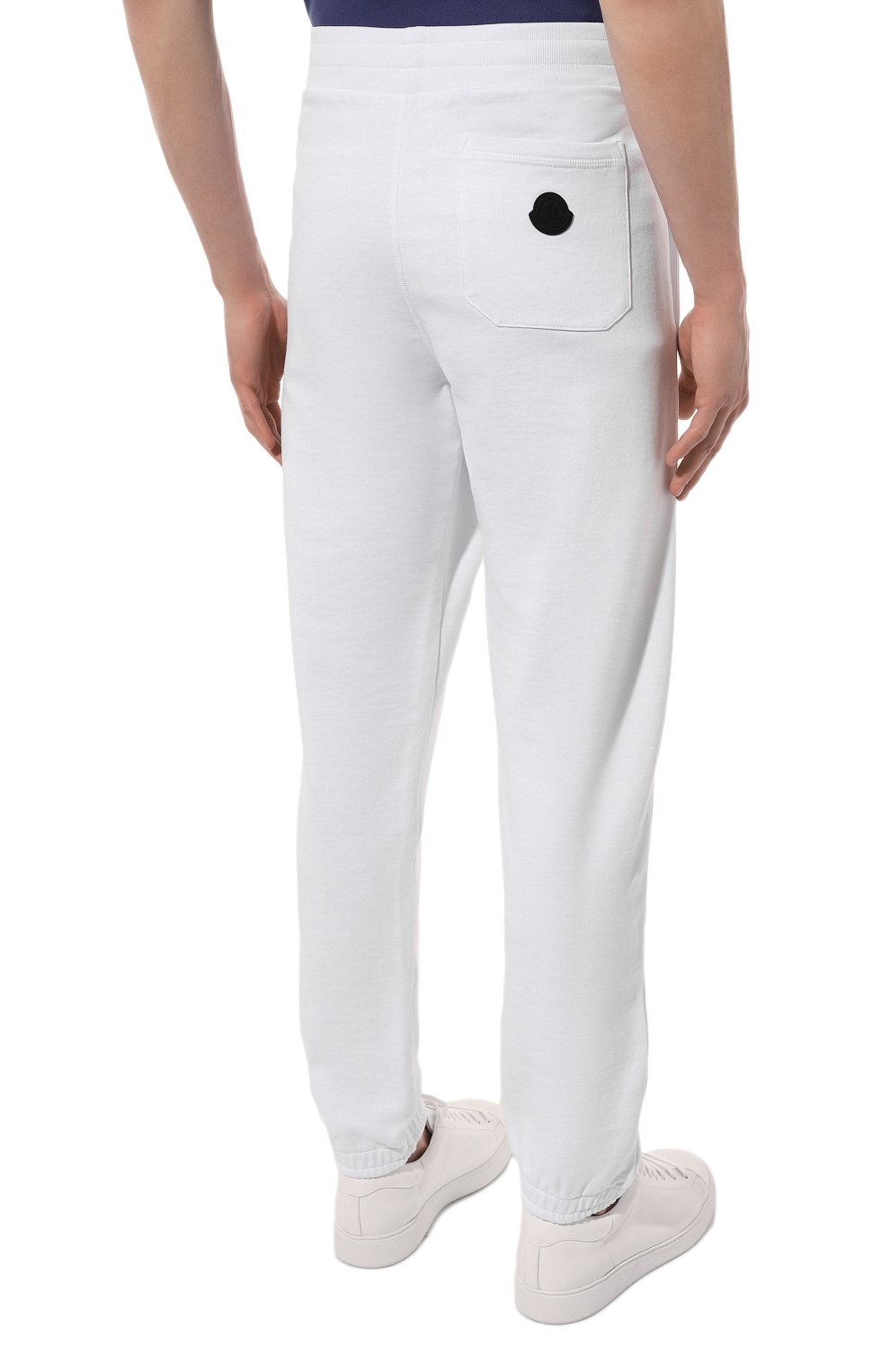 Хлопковые джоггеры MONCLER белого цвета по цене 59500 руб., арт. 8H000-03-809KR, фото 4 Хлопковые джоггеры MONCLER, арт. 8H000-03-809KR, фото 4