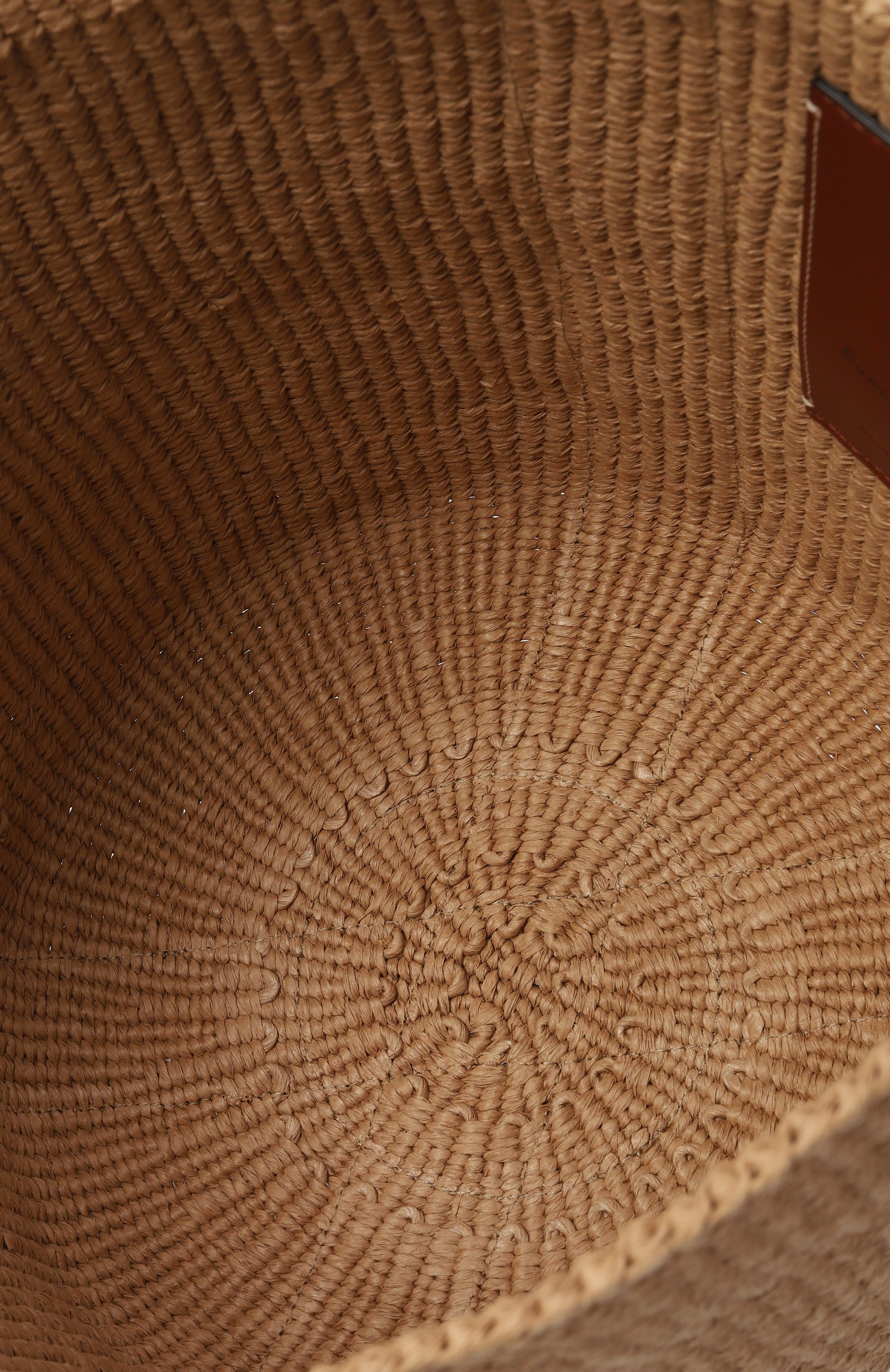 Сумка woody CHLOÉ бежевого цвета по цене 99500 руб., арт. CHC22SS380G55, фото 5 Сумка woody CHLOÉ, арт. CHC22SS380G55, фото 5