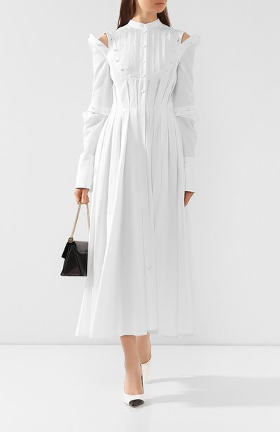 Хлопковое платье ALEXANDER MCQUEEN белого цвета по цене 419500 руб., арт. 596429/QAAAD, фото 2 Хлопковое платье ALEXANDER MCQUEEN, арт. 596429/QAAAD, фото 2