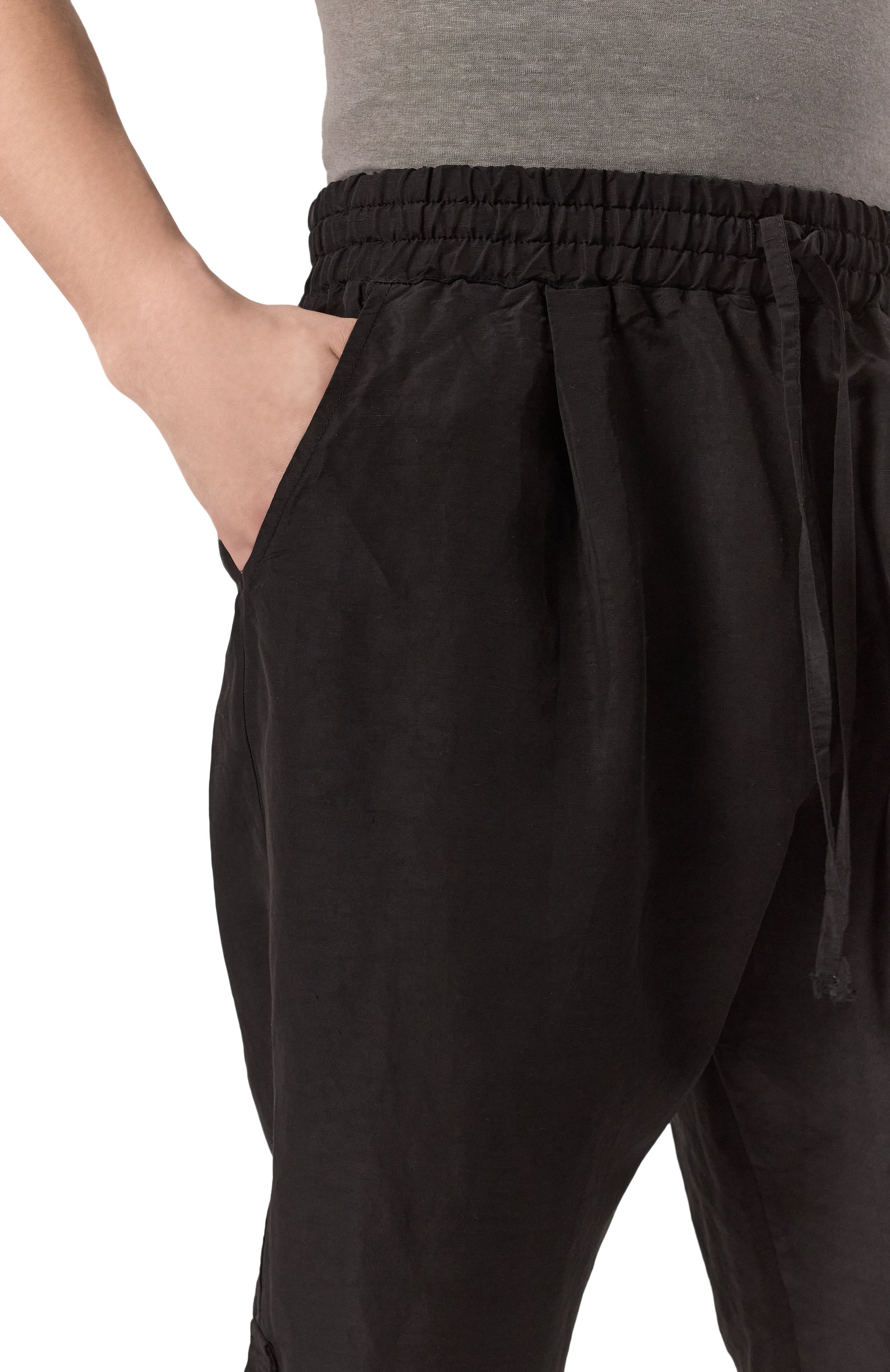 Брюки NEVER ENOUGH черного цвета по цене 31500 руб., арт. MBE036, фото 5 Брюки NEVER ENOUGH, арт. MBE036, фото 5