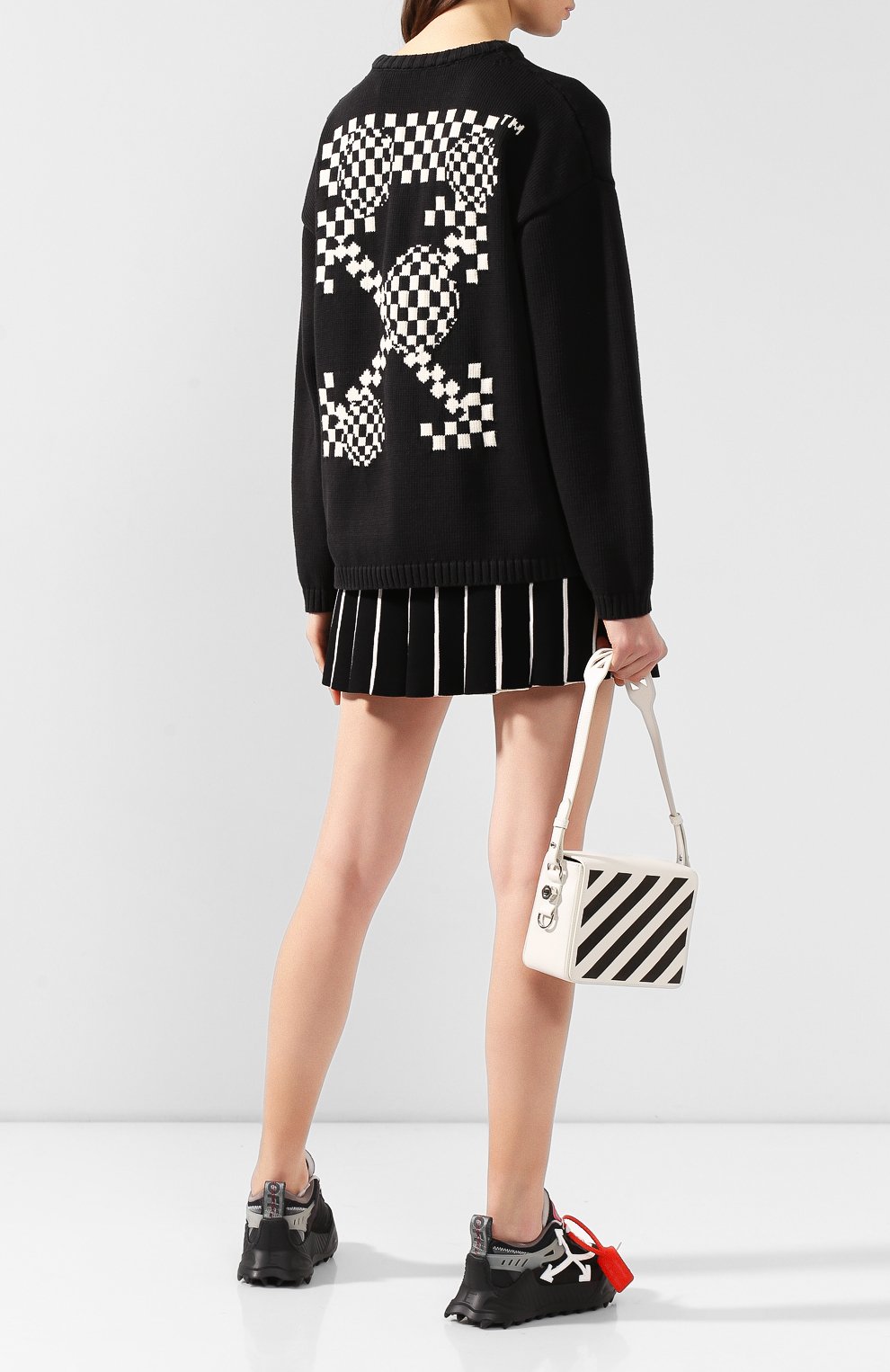 Свитер OFF-WHITE черного цвета по цене 54150 руб., арт. 0WHE017F19F940651001, фото 2 Свитер OFF-WHITE, арт. 0WHE017F19F940651001, фото 2