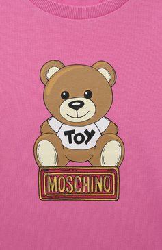 Детская хлопковая футболка MOSCHINO фуксия цвета, арт. HDM055/LBA11/10A-14A | Фото 3 (Драгоценные камни: Проставлено; Рукава: Короткие; Материал сплава: Проставлено; Материал внешний: Хлопок; Девочки Кросс-КТ: футболка-одежда)