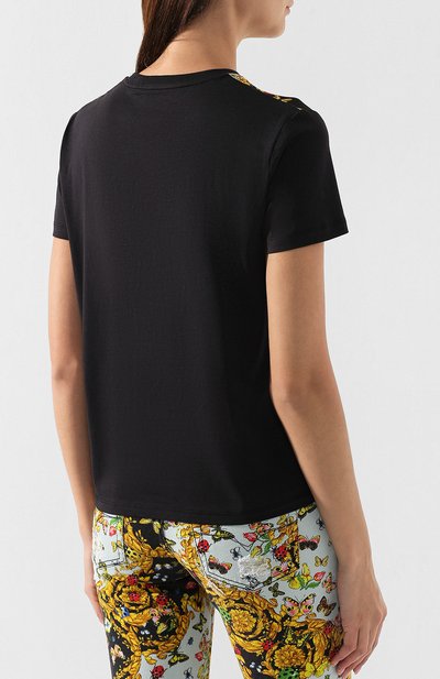 Хлопковая футболка VERSACE JEANS COUTURE разноцветного цвета по цене 16150 руб., арт. B2HUA7EP-UDP613 53/36242, фото 4 Хлопковая футболка VERSACE JEANS COUTURE, арт. B2HUA7EP-UDP613 53/36242, фото 4