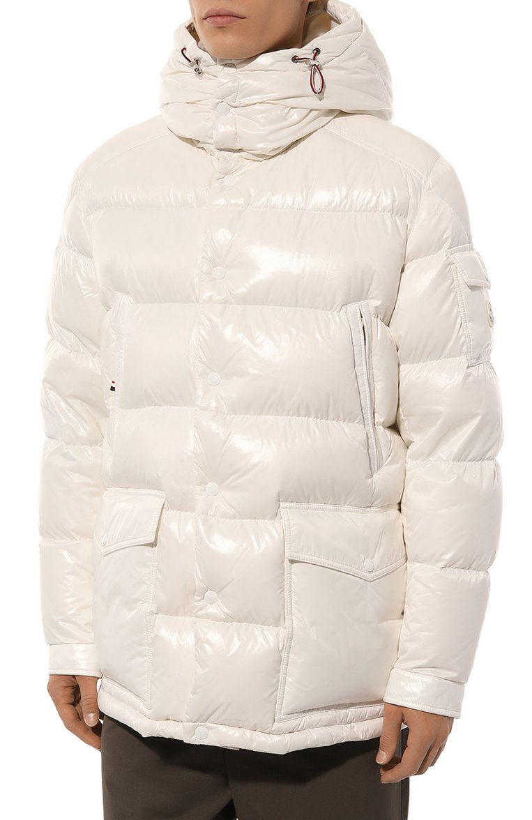 Мужская пуховик chiablese MONCLER белого цвета, арт. 1C000-06-5963V | Фото 3 (Драгоценные камни: Проставлено; Длина (верхняя одежда): До середины бедра; Рукава: Длинные; Материал подклада: Синтетический материал; Материал сплава: Проставлено; Материал внешний: Синтетический материал; Материал утеплителя: Пух и перо; Стили: Кэжуэл; Мужское Кросс-КТ: пуховик-короткий)