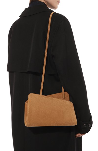 Сумка-тоут slant YUZEFI бежевого цвета по цене 44100 руб., арт. YUZPF22-HB-SLC-30, фото 2 Сумка-тоут slant YUZEFI, арт. YUZPF22-HB-SLC-30, фото 2