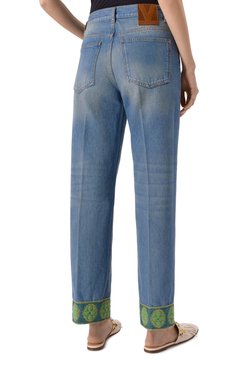 Женские джинсы VALENTINO светло-синего цвета, арт. 6B3DD18X94V | Фото 4 (Длина (брюки, джинсы): Стандартные; Материал внешний: Хлопок, Деним; Силуэт Ж (брюки и джинсы): Прямые; Стили: Кэжуэл; Кросс-КТ: Деним; Детали: Делаве)