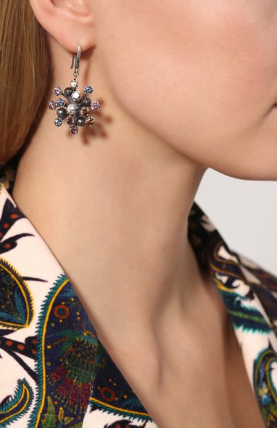 Серебряные серьги с подвесками BOTTEGA VENETA разноцветного цвета по цене 62050 руб., арт. 550190/VB0B2, фото 2 Серебряные серьги с подвесками BOTTEGA VENETA, арт. 550190/VB0B2, фото 2