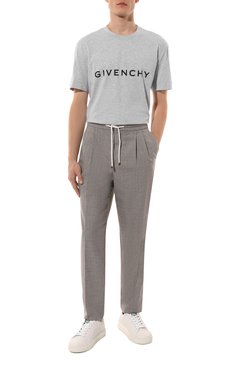 Мужская хлопковая футболка GIVENCHY светло-серого цвета, арт. BM716G/3YAC | Фото 2 (Материал сплава: Проставлено; Драгоценные камни: Проставлено; Длина (для топов): Стандартные; Материал внешний: Хлопок; Рукава: Короткие; Стили: Кэжуэл; Принт: С принтом; Кросс-КТ: Джерси; Мужское Кросс-КТ: Футболка-одежда)