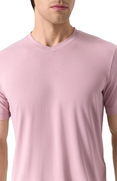 Мужская футболка из вискозы GIORGIO ARMANI розового цвета, арт. 8NST53/SJP4Z | Фото 5 (Рукава: Короткие; Материал внешний: Вискоза; Длина (для топов): Стандартные; Принт: Без принта; Стили: Романтичный, Кэжуэл; Мужское Кросс-КТ: Футболка-одежда; Кросс-КТ: Джерси)
